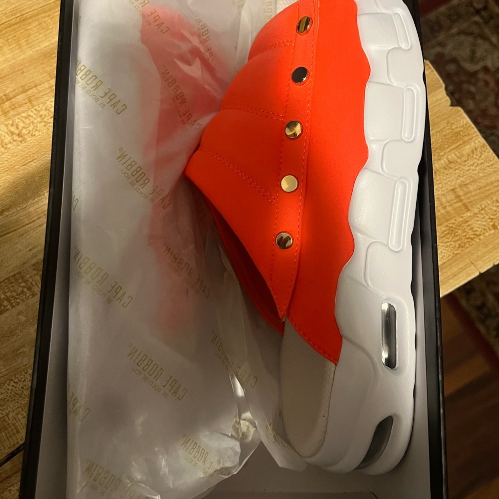 Cape Robbin slider sandals